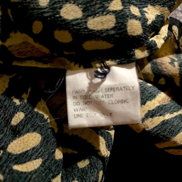 Cavalini Women’s Button Up Leopard Print Long Sleeve Blouse Size Small - Picture 8 of 12